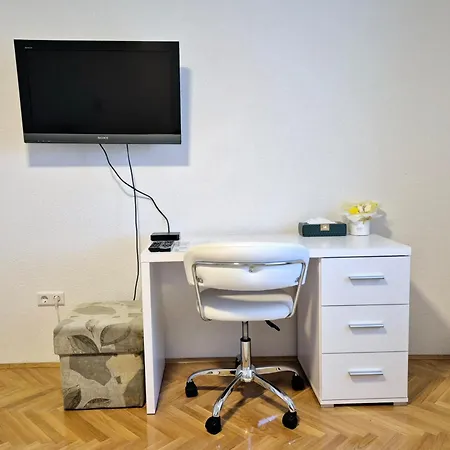 Alemina - Mirna Lokacija Blizu Centra, Priroda I Privatnost *