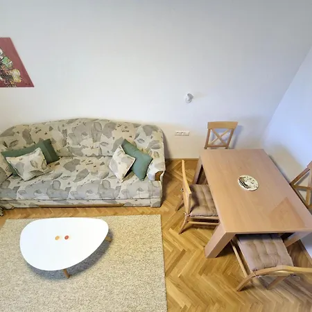 Alemina - Mirna Lokacija Blizu Centra, Priroda I Privatnost شقة